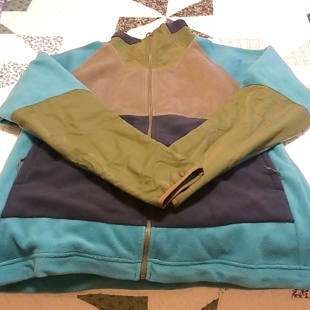 Mountain Hardware fleece